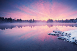 sitoutside:Enchanted in the Ice by Stefan