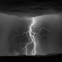 Lightning, 2011.08.20, 6681 by Drew Medlin