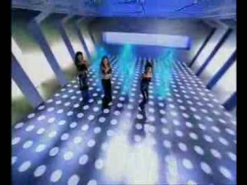 chappellellison: In mid-to-late 90s music videos, everyone inhabited the same silvery