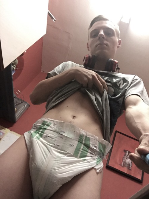 XXX dprlvr700:  Ahh Fresh Diaper Feeling #GayABDL photo