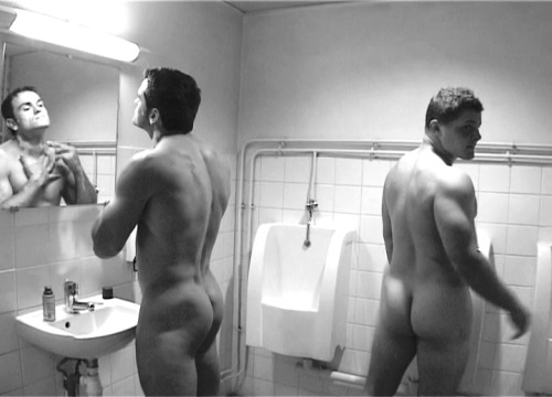maleathleteirthdaysuits:  Benjamin Kayser (rugby union) born 26 July 1984