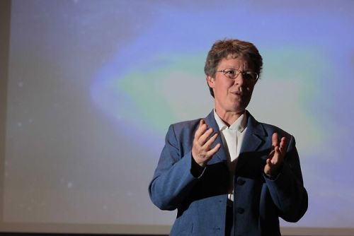 Pulsar Discoverer Jocelyn Bell Burnell Wins $3 Million Breakthrough Prize, and Donates It to Fund Wo