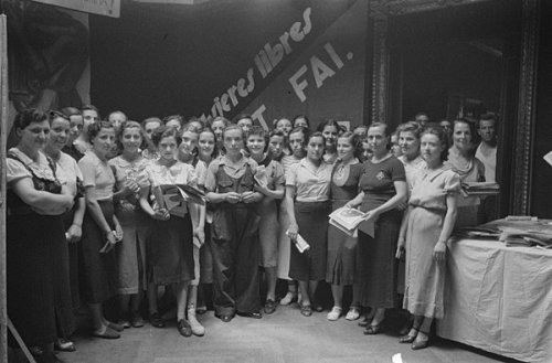 arditidelpopolo:  Mujeres Libres, “Free Women”, an anarcho-syndicalist women’s organisation within the Spanish CNT union in the 1930s, active in the Spanish Revolution.   https://painted-face.com/