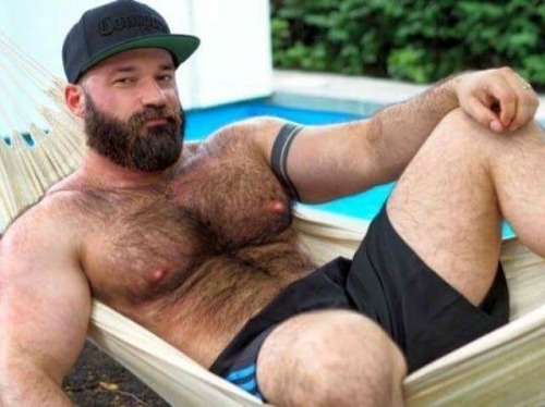 harrybacks:  BlackBeards 25   Eyes, pecs and fur.