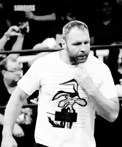 allelitewrestlings:@marykayfabe: Jon Moxley vs shirt.