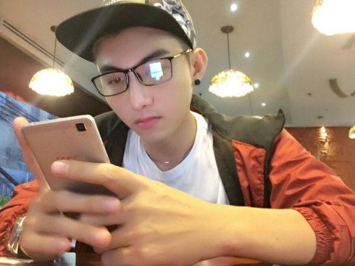 khanh0000: phuongduy1804: hotboy-lohang: Hình ảnh mới nhất từ i-cloud Đức Anh. Hình rea