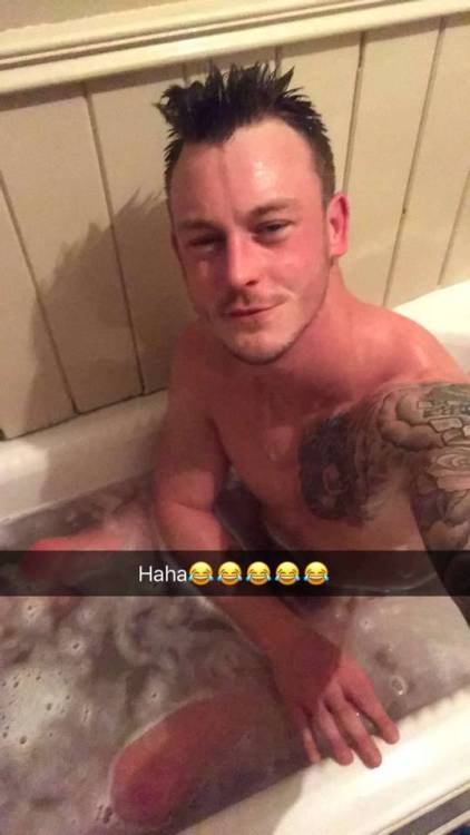 irishladsss: Robert 25 Northern Ireland Straight Bodybuilder with big cock