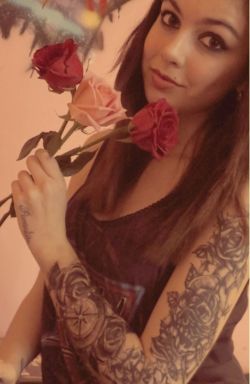 tattooedmafia:  http://smoke-covered-flowers.tumblr.com/