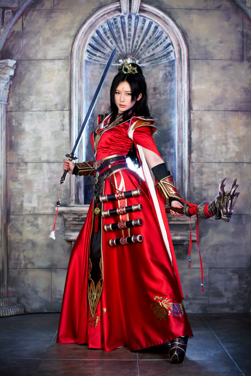 vandariwuuuuutcosplay:  Character: Wizard Game: Diablo 3 CN: Doremi World Cosplay