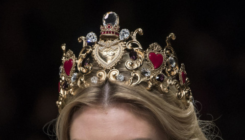 themakeupbrush:Tiaras at Dolce & Gabbana S/S 2019