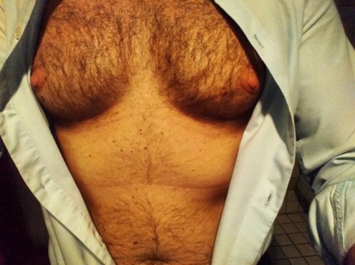 thickonlock:  sexymanboobs:  Hmmm..  Oooooooooh yeah