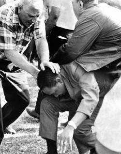malcolmxing:  Martin Luther King Jr being attacked as he marched nonviolently for the Chicago Freedom Movement, 1966.             Smh