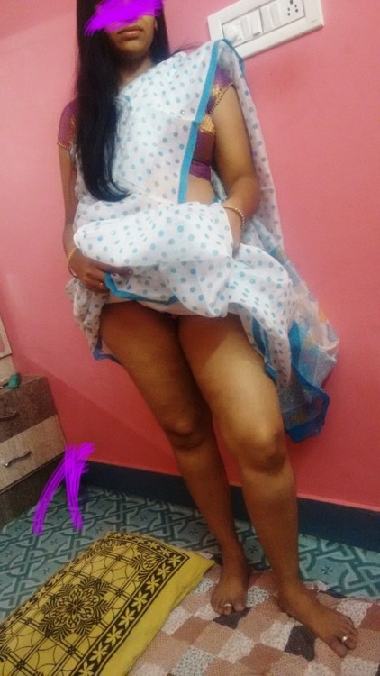 vijaykumar45: desibhabhiaunties:  she loves to seduce and show…   Nice 