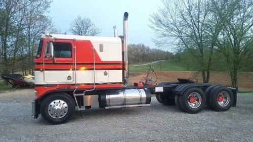 #sideshotsunday #sideshot #tractortrailer #trucknation #truckdriverlife #sideshotsaturday #cdl #truc