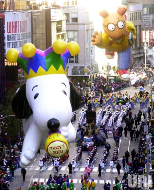 90s-2000s-barbie:Balloons from The Macy Day Parade, 1997-2006