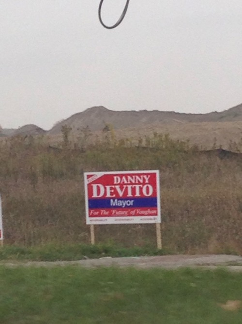 waitinforthebus: ollivander: THIS IS A REAL SIGN I JUST PASSED DANNY DEVITO FOR MAYOR the gang runs 