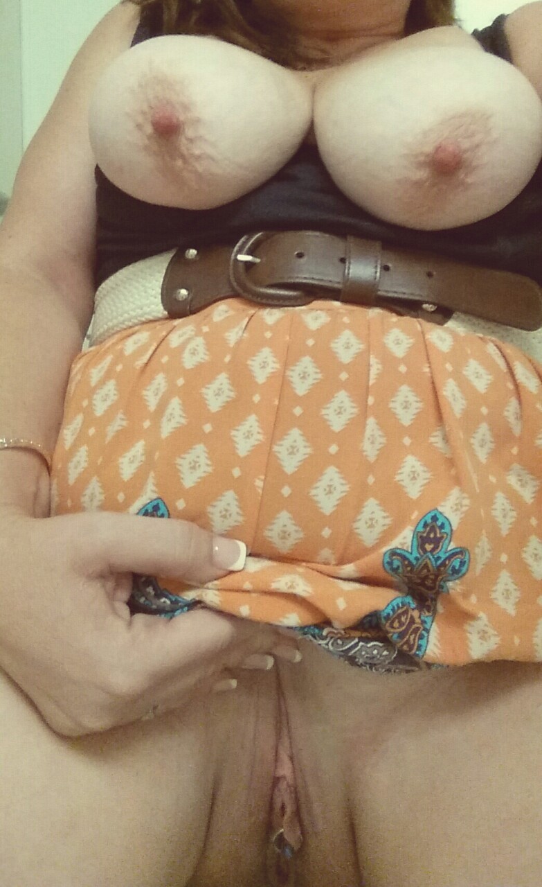 kittykunt420:  kittykunt420:  I love ‘no panties’ day! Can you smell it? I can