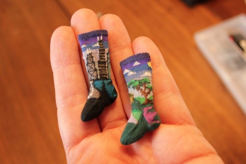 cactusrabbit:  stitchingsanity:  superslyskillzmcfly:  These little socks were made by Althea Crome,