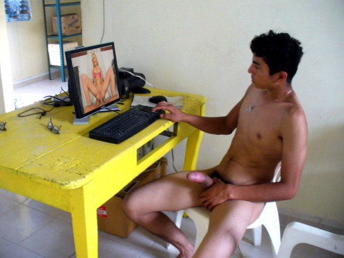 mayates-y-chacales-2:  Chavo hetero caliente