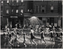 modernizor:  Todd Webb / Harlem 1946 Via