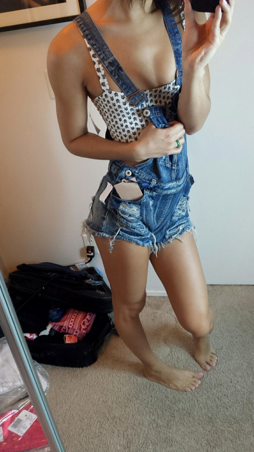 kendrasinclaire:  Trying on some new clothes today. Here is one outfit. Haven’t