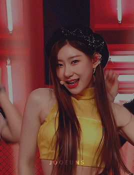 200325 Wannabe (chaeryeong)