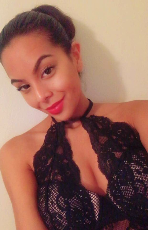 nakedangel13:  theonesyoulustover:  I don’t have the words to describe how amazingly sexy @play-dirty is. A picture is worth a thousand words, so here ya go!    Ladies hit the submit button, and submit your pics today! Also kik me your submissions at