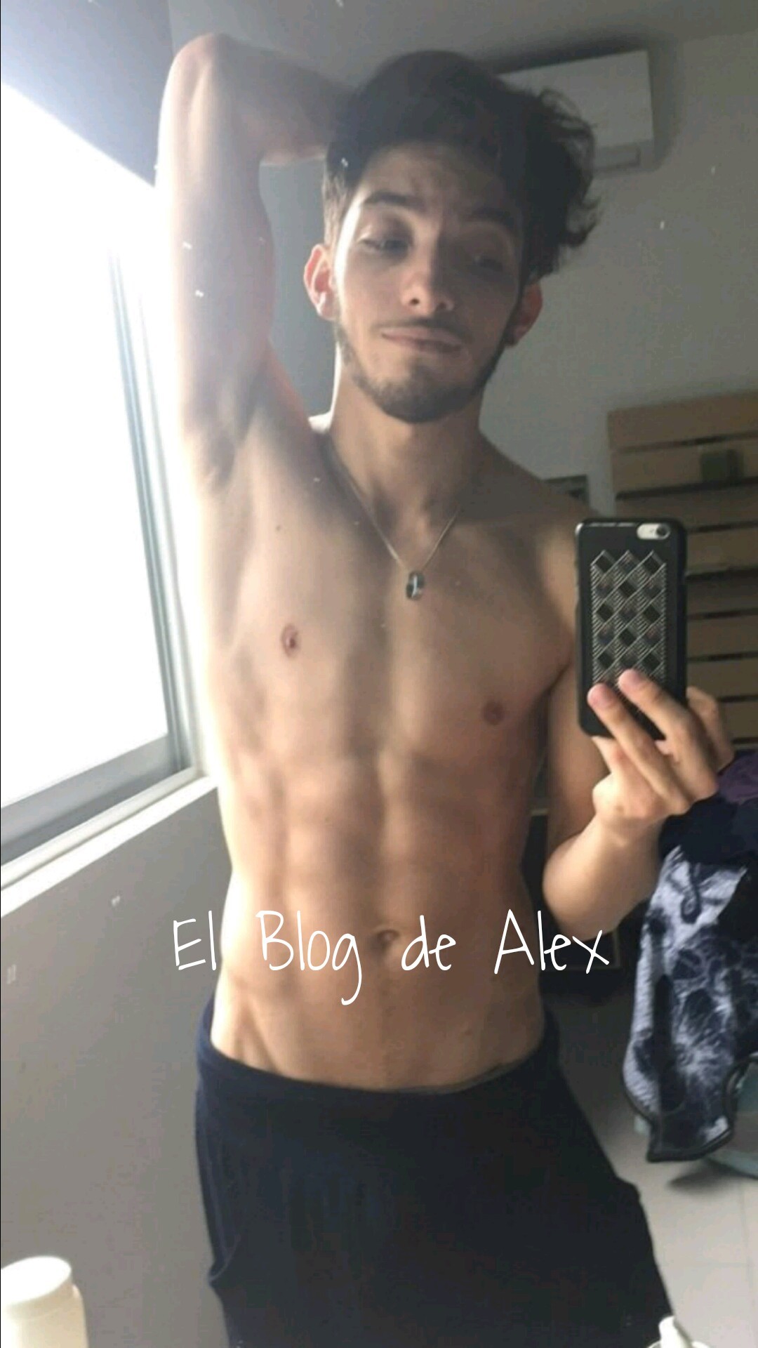 elblogdealexvol2: Super sexy😍😍  Rico wey de la ciudad de Queretaro, tiene una