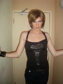 crossdresser-babes:  Transvestite XXX