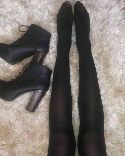 tightlover1:Follow @iinsaniity_ @iinsaniity_ @iinsaniity_ #tights #tight #opaque #opaquetights #foll