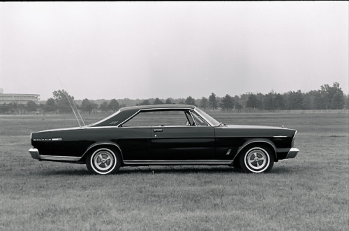 theoldiebutgoodie:  UNITED STATES - JUNE 10: 1966 Ford Galaxie 500XL — The new Galaxie engine choice insludes 7-Litre which, unlike competition-oriented 427-incher, can be ordered with options like power steering and brakes, air conditioning, and 3-speed