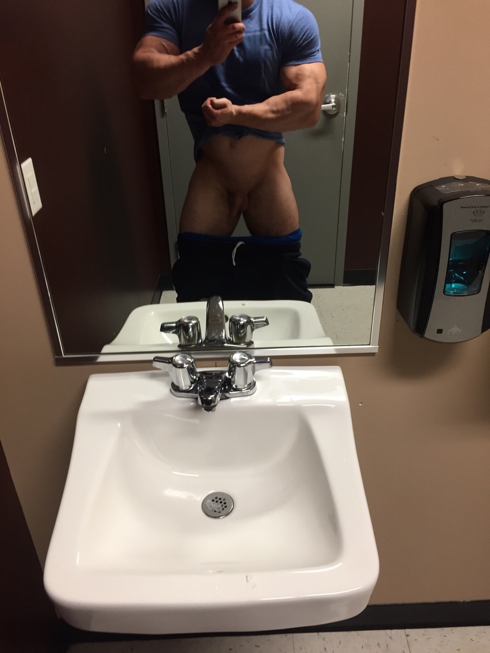 bigbodybuilderboys:  boy is trained to always show his pecker when taking a flex