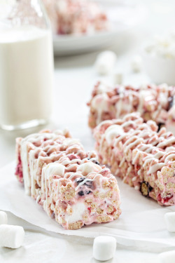 guardians-of-the-food:Berry Cereal Treats