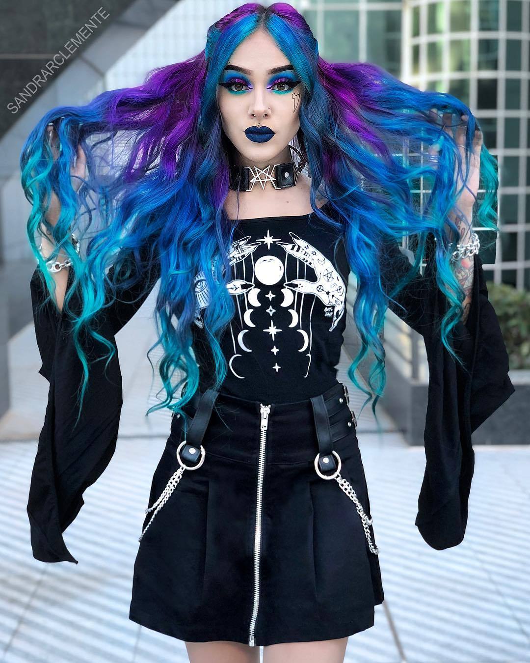 poisonnightmares:  https://www.instagram.com/sandrarclemente/