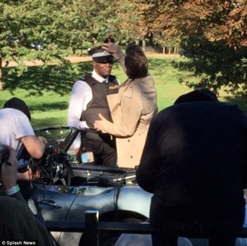  Louis filming a music video today (28/10/2014) 