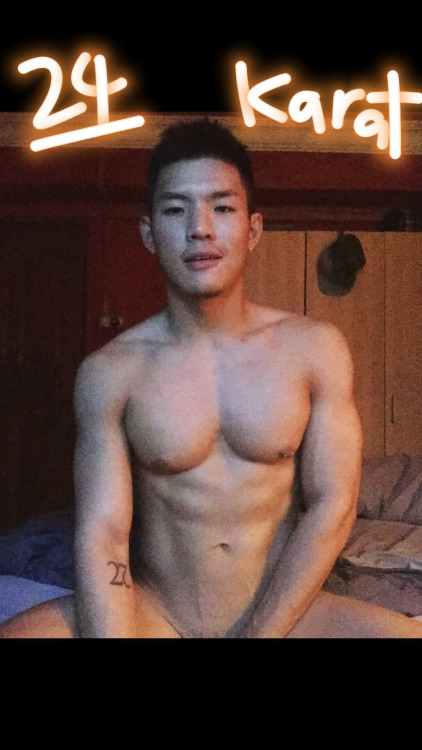 6sg:  greenmode: 6sg:  Time flies, huh? http://6sg.tumblr.com/archive  rumoured to have a big dick. Would love for his nudes to be leaked im sure he has some on his phone  There’s a photo floating around Tumblr somewhere that’s supposed to be his