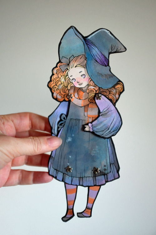 Paper Dolls are back!