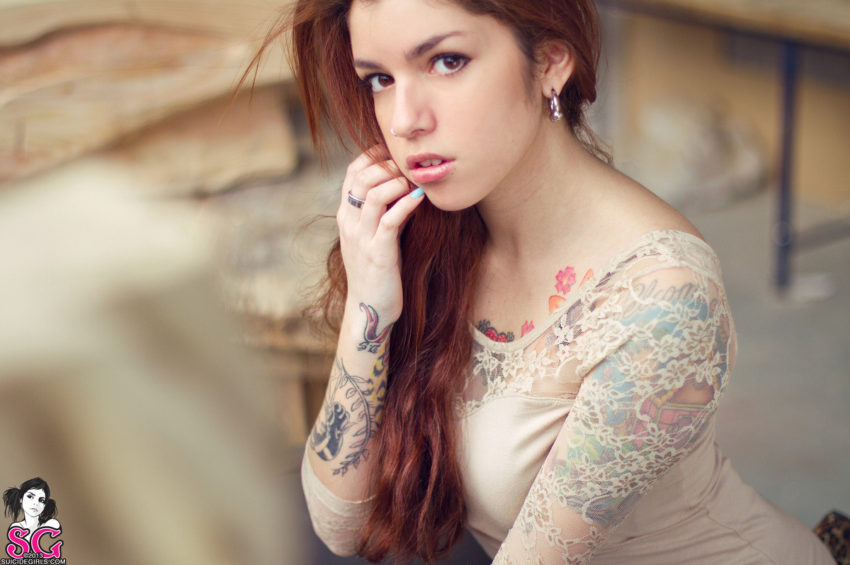beautifulgirlsmakemesuicidal:  Capuccetto Suicide 