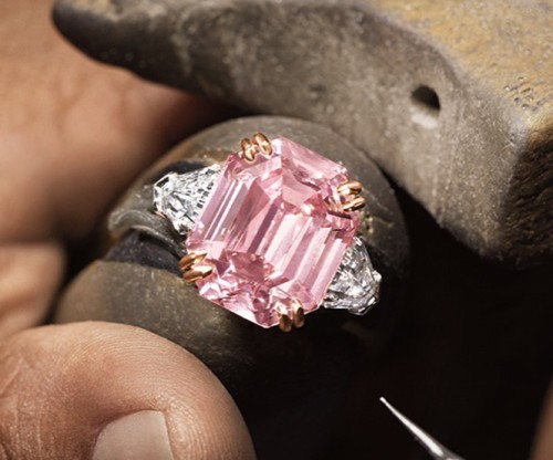 Source - National Jeweler @nationaljeweler Harry Winston acquired “The Pink Legacy” diam