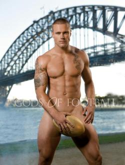 burleighbro:   NICK YOUNGQUEST: Professional Rugger. Model. 