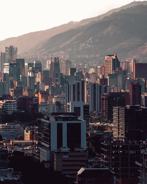 vivalatinamerica:Caracas, Venezuela | Mauricio Villarreal 