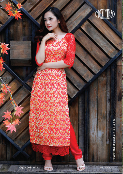 Vietnamese ao dai by Thai Tuan (click to enlarge)