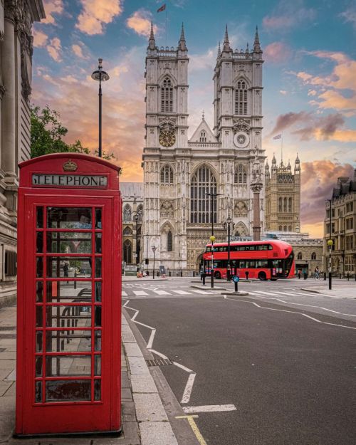 utwo:London by :© Nailia