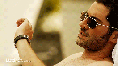 beanthazar:  Dr. Rush “chillin” by the pool （▼へ▼メ） 
