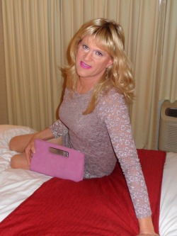 femmierandee:  femmierandee:  A perfect pink pocketbook for a sissy boy !!!!!!!!!!!!  I LOVE His Dress and HIS Hand Bag !!!!   your secret self lives for road trips