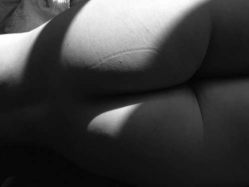 the-naked-me:sunbeamsee full set exclusively  here