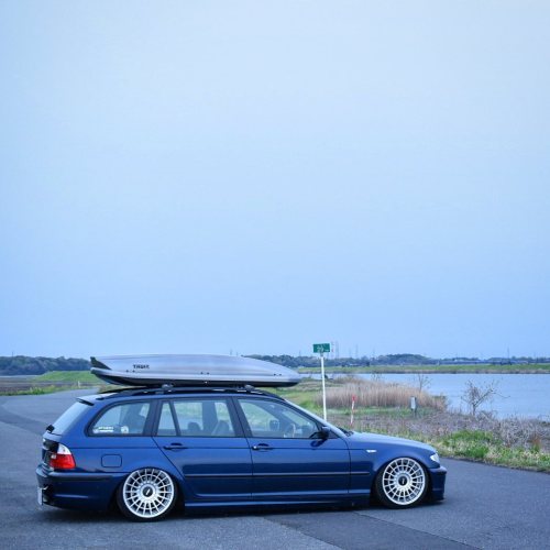 untouchvbles:  BMW 325i (E46)