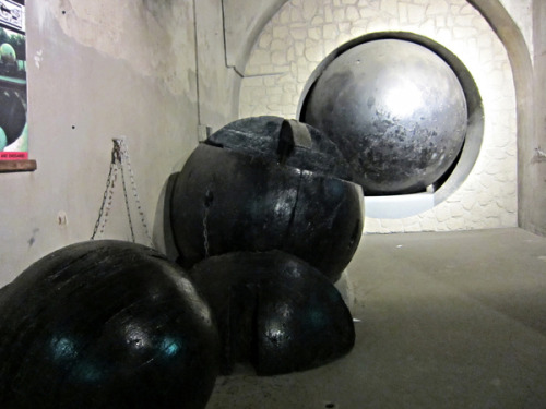 atlasobscura:  THE 19TH-CENTURY IRON BALLS STILL CLEANING THE PARIS SEWERS BY ALLISON MEIER / 22 SEP 2014 When the sewers of Paris get clogged with putrid waste, they’re sometimes cleaned the same way they were over a century ago: with a giant, rolling