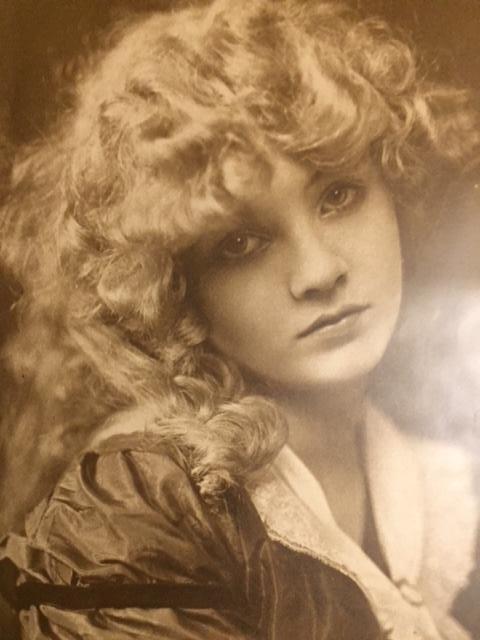 Mary Miles Minterhttps://painted-face.com/