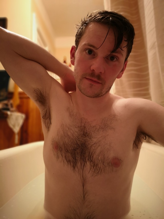 thebookofloveislong:Late night bath lewks